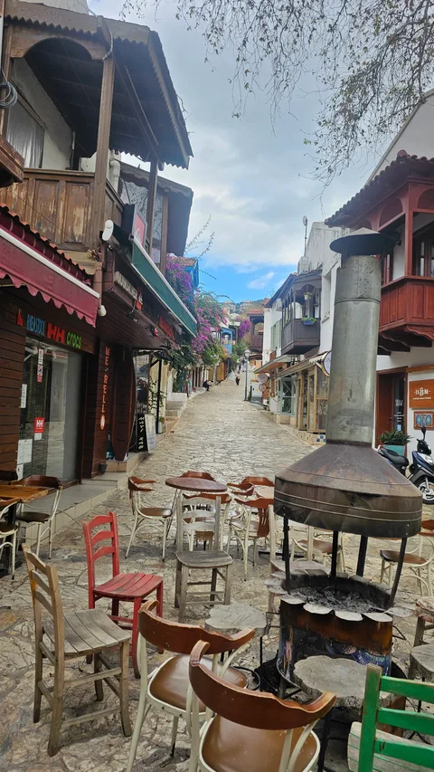 Antalya Kaş Üzümlü İskelesi
