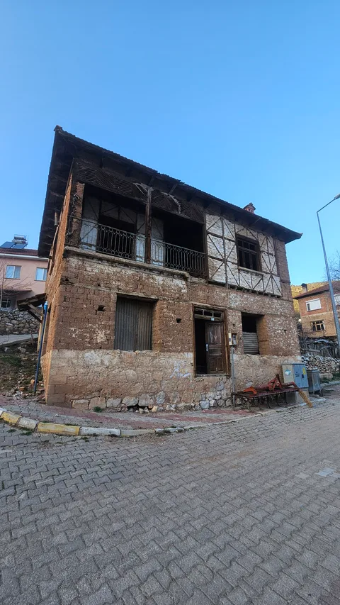 Elmalı, Yuva