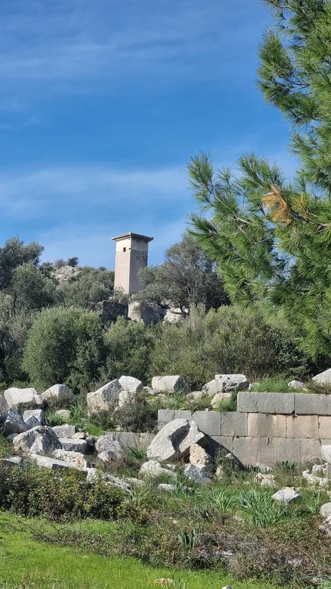 Kaş, Kınık