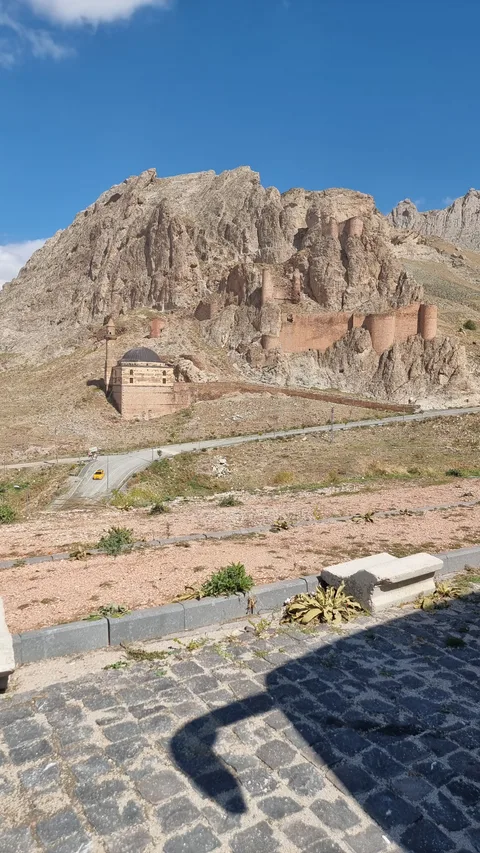 İshak Paşa Sarayı