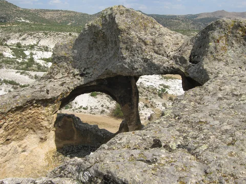 Avdalaz kalesi, Frig vadisi