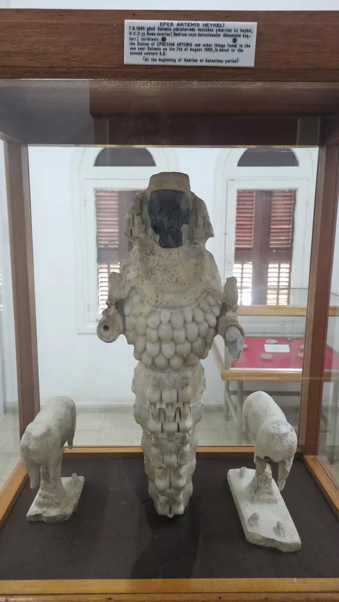 Güzelyurt Doğa ve Arkeoloji Müzesi