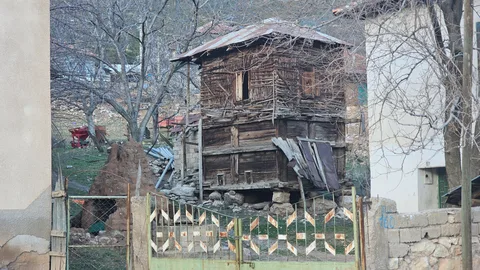 Elmalı, Yuva