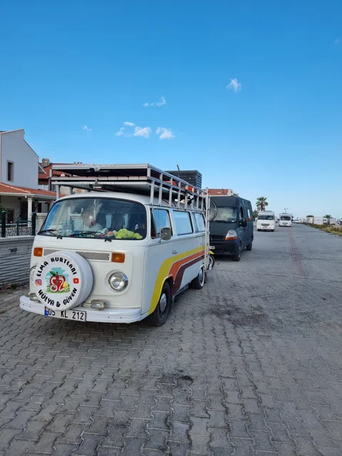 Kuşadası, Davutlar