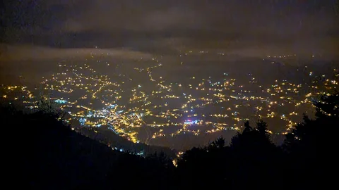 Tonya, Orta