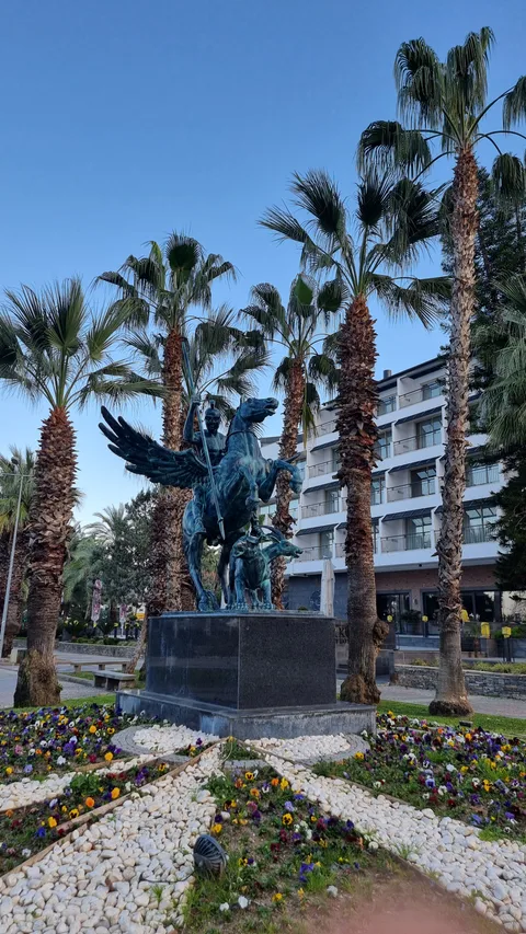 Kemer, Merkez