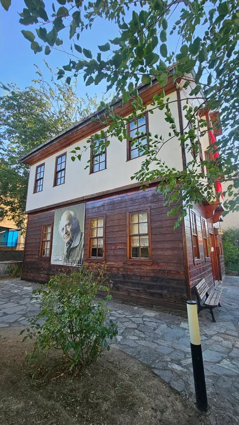 Rıfat Ilgaz Evi