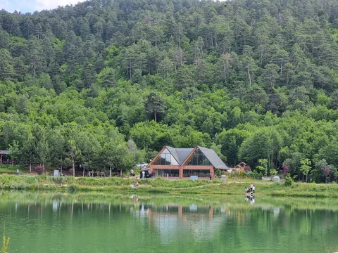 Yeşil Göl Parkı